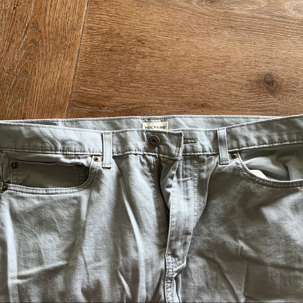 Dockers Men’s five pocket khaki pants